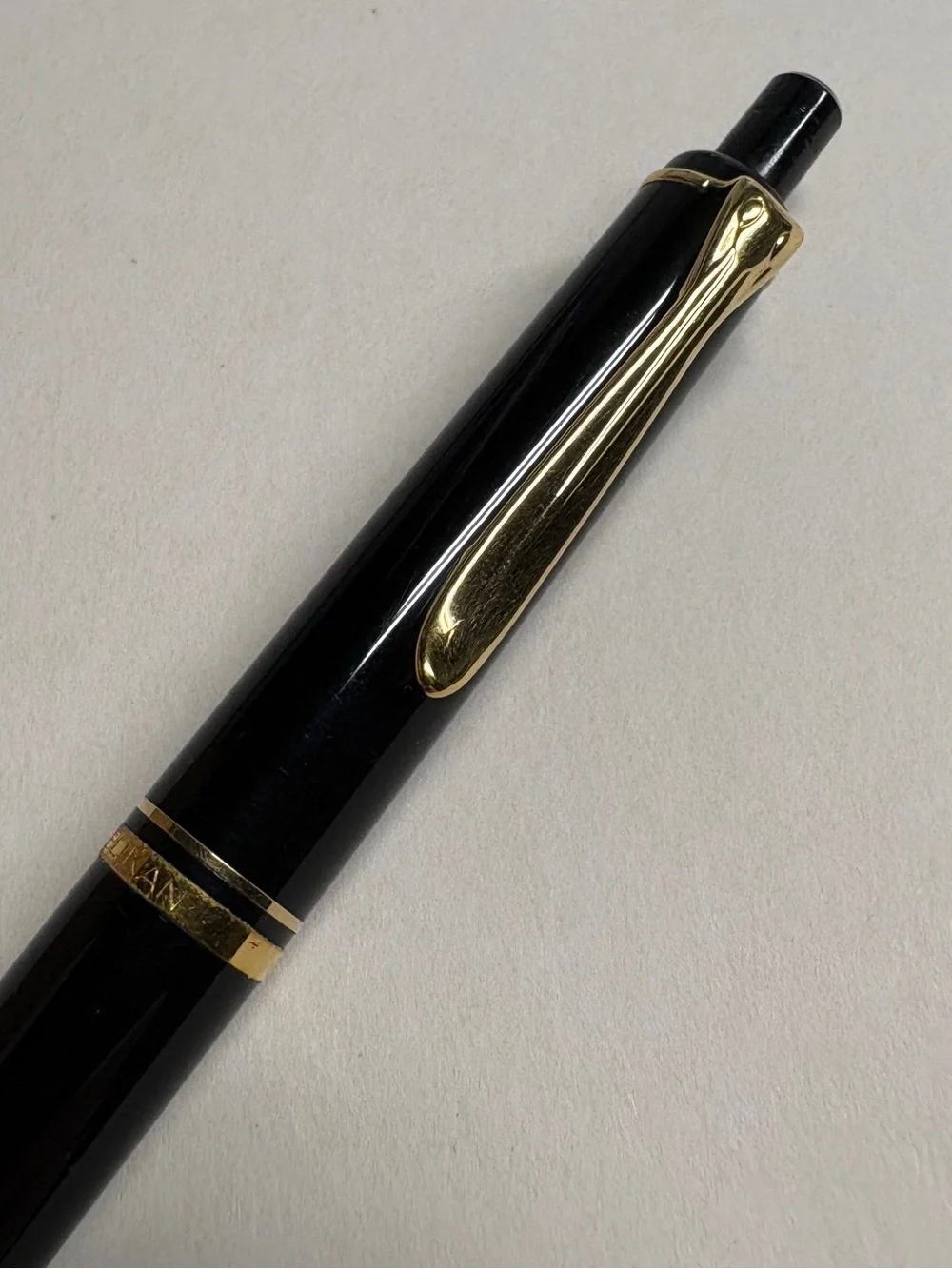 Pelikan Souverän K600 Black Ballpoint Pen Gold Plated Trim